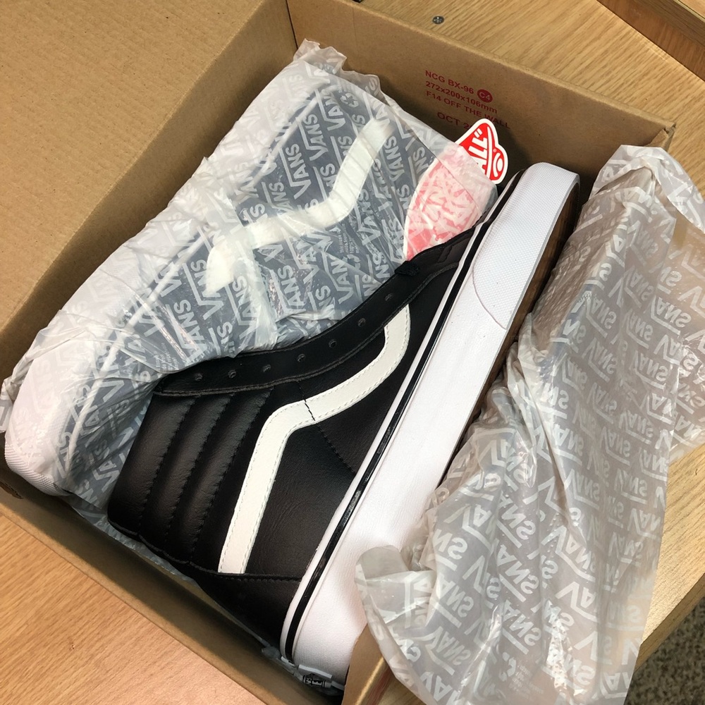 *SOLD!* Vans Sk8 Hi Reissue Skate Shoes - Picture 4 of 8
